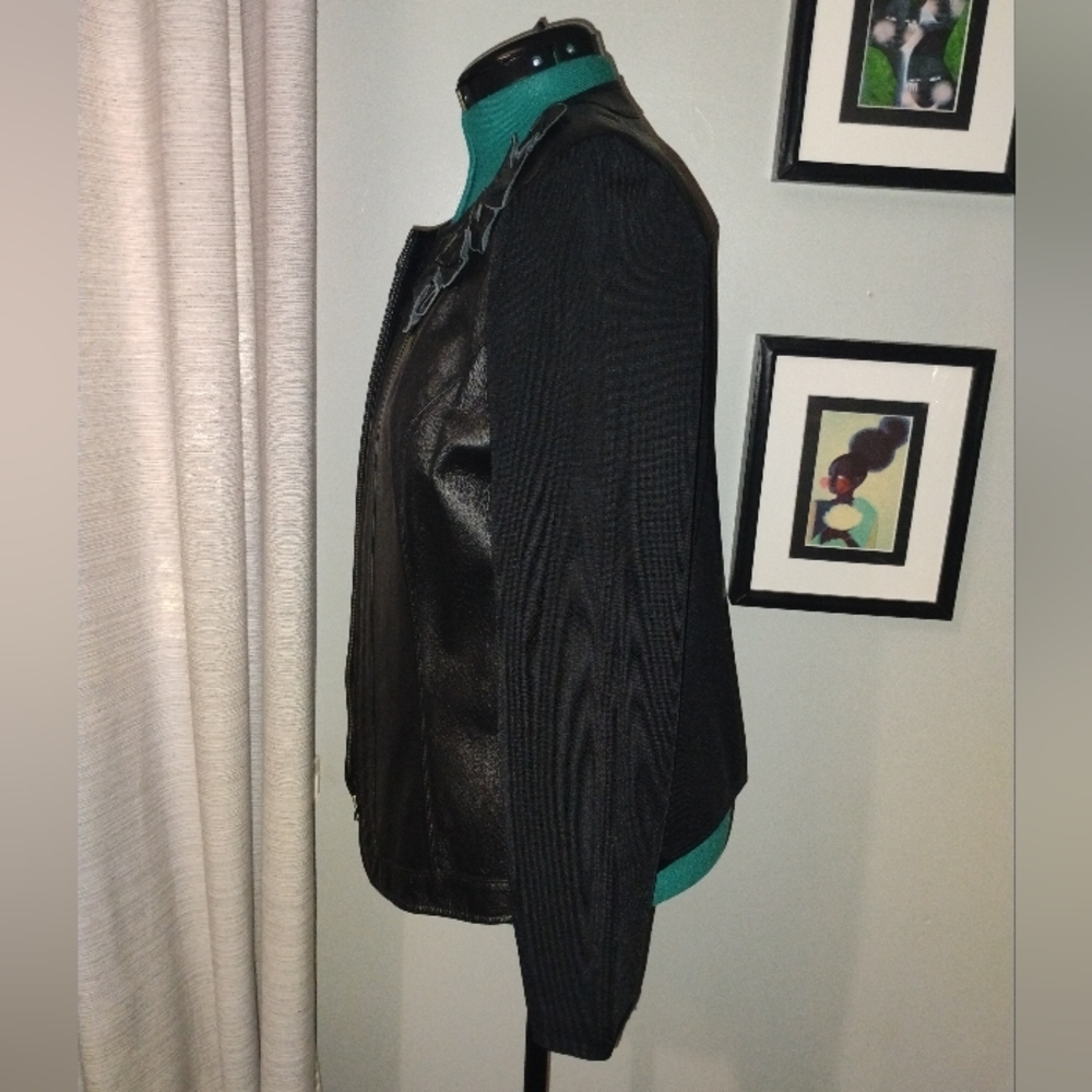 Peter Nygard Elegant Black Leather and Knit Jacket with Floral Design Sz L - Picture 10 of 13